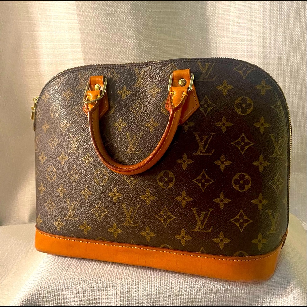 Louis Vuitton Alma w/ bag